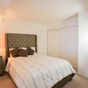 Cn Tower View With Free Parking Toronto