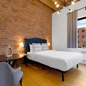 The Little Rooms-old Hostal Montreal