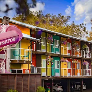 Zed 3*, Victoria Canada